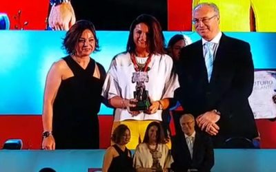 Silvia Mellado recoge el Premio “Cordobeses del año” que Diario Córdoba concedió a “Fuenteovejuna” en la Gala celebrada en Córdoba