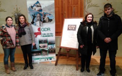 La muestra fotográfica “Las labores silenciosas de la mujer rural” inaugurada en Fuente Obejua está compuesta de unas cien fotografías