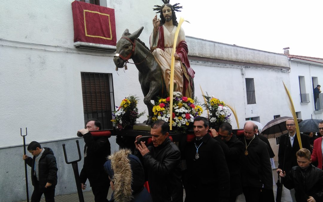 La Borriquita salió en Procesión a pesar del agua en la mañana del Domingo de Ramos  1