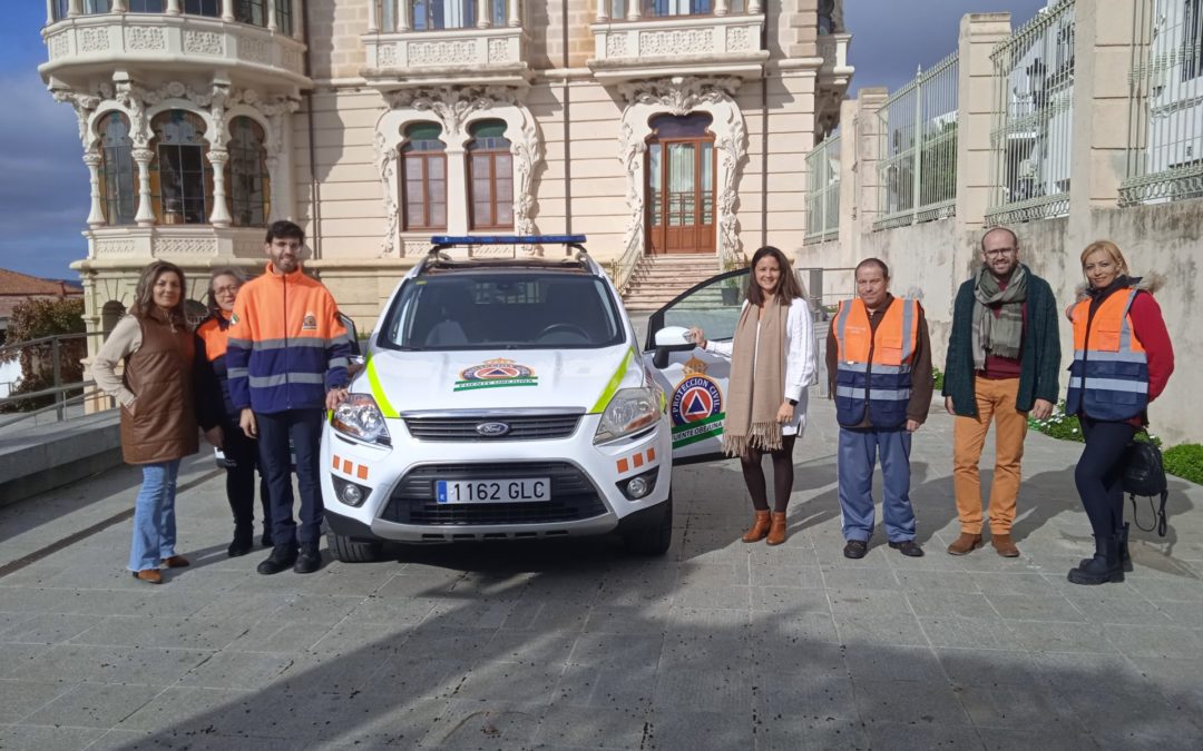 Recepción del nuevo vehículo para la Agrupación Local de Protección Civil en Fuente Oberjuna