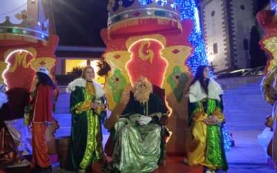 Los Reyes Magos llegan cargados de regalos y ponen fin a la Navidad melariense con la cesta de Navidad de la campaña “Yo compro en Fuente Obejuna”