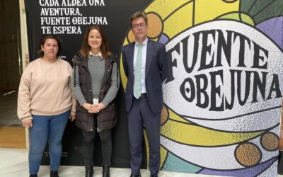 Silvia Mellado, alcaldesa de fuente Obejuna, recibe al nuevo delegado territorial de Educación Diego Copé Gil.